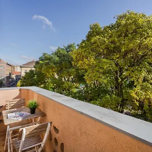 klauzl-garden-city-apartments-studio-with-balcony-2.inbudapesthotels.com/